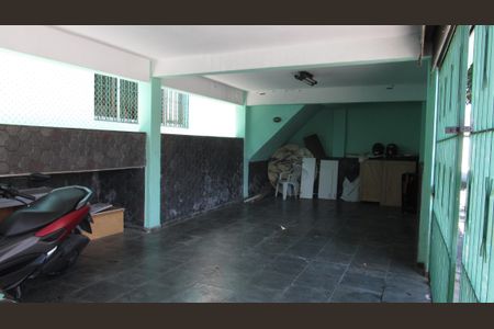 Casa à venda com 230m², 5 quartos e 3 vagasGaragem