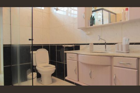 Casa à venda com 230m², 5 quartos e 3 vagasBanheiro social 2