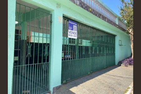 Casa à venda com 230m², 5 quartos e 3 vagasFachada