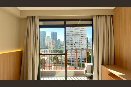 Varanda de kitnet/studio para alugar com 1 quarto, 25m² em Pinheiros, São Paulo