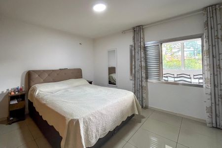 Casa à venda com 250m², 4 quartos e 4 vagasSuite 1
