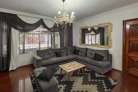 Casa à venda com 250m², 4 quartos e 4 vagasSala