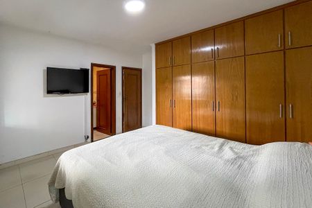 Casa à venda com 250m², 4 quartos e 4 vagasSuite 1