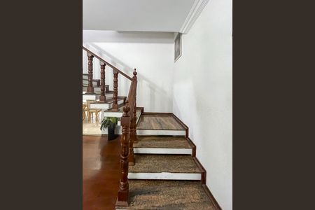 Escada de casa à venda com 4 quartos, 250m² em Jardim da Saúde, São Paulo