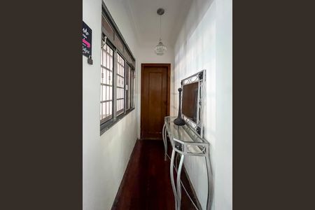 Casa à venda com 250m², 4 quartos e 4 vagasCorredor
