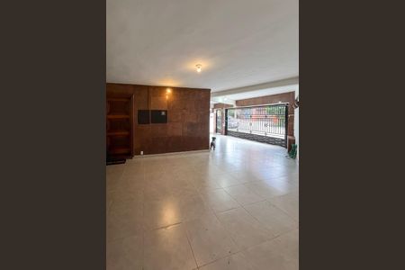 Casa à venda com 250m², 4 quartos e 4 vagasGaragem