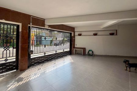 Casa à venda com 250m², 4 quartos e 4 vagasGaragem