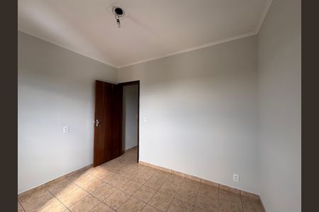 Casa à venda com 125m², 5 quartos e 2 vagasQuarto 2