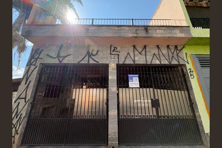 Casa à venda com 125m², 5 quartos e 2 vagasFachada