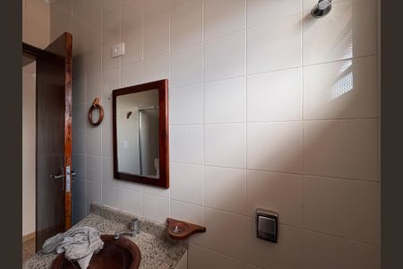 Casa à venda com 125m², 5 quartos e 2 vagasBanheiro