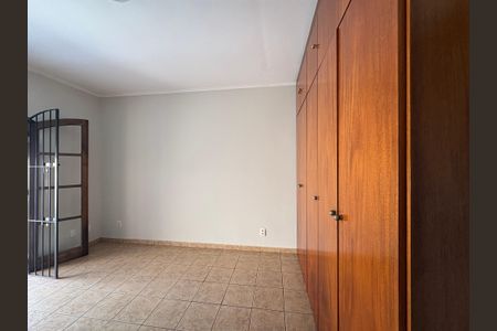 Casa à venda com 125m², 5 quartos e 2 vagasSuíte 