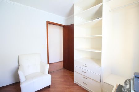 Quarto 2 de casa à venda com 3 quartos, 200m² em Vila Suzana, São Paulo
