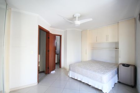 Casa à venda com 200m², 3 quartos e 2 vagassuíte 