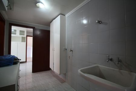 Casa à venda com 200m², 3 quartos e 2 vagasÁrea de Serviço