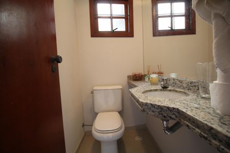 Casa à venda com 200m², 3 quartos e 2 vagasLavabo
