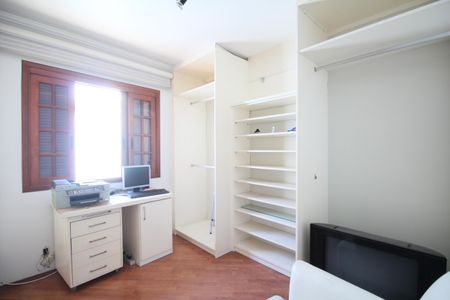 Casa à venda com 200m², 3 quartos e 2 vagasQuarto 2