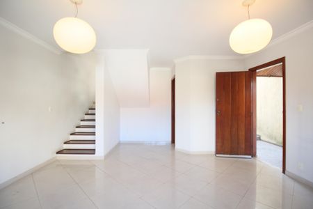 Sala de casa à venda com 3 quartos, 200m² em Vila Suzana, São Paulo