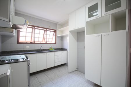 Casa à venda com 200m², 3 quartos e 2 vagasCozinha - Armários