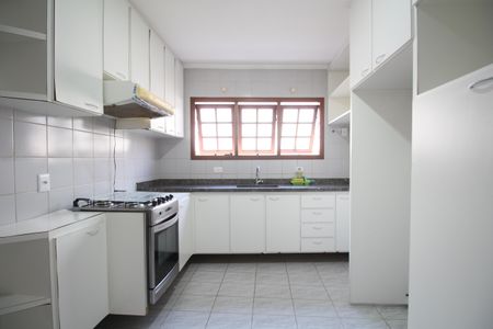 Casa à venda com 200m², 3 quartos e 2 vagasCozinha - Armários