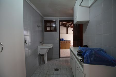 Casa à venda com 200m², 3 quartos e 2 vagasÁrea de Serviço