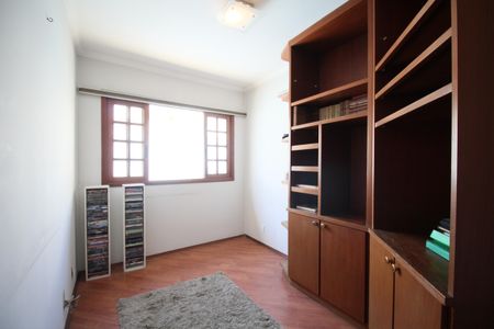 Casa à venda com 200m², 3 quartos e 2 vagasEscritório