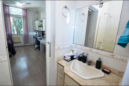 Apartamento à venda com 100m², 3 quartos e 1 vagaBanheiro da Suíte