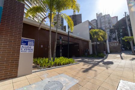 Apartamento para alugar com 242m², 3 quartos e 2 vagasFachada