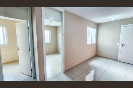 Sala de apartamento para alugar com 2 quartos, 44m² em Bonsucesso, Rio de Janeiro