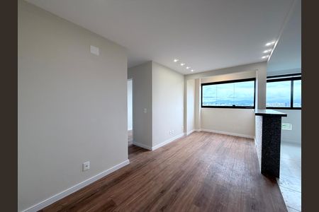 Sala de apartamento para alugar com 2 quartos, 55m² em Barra Olímpica, Rio de Janeiro