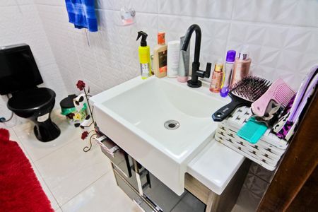 Casa à venda com 200m², 2 quartos e 3 vagas Casa à venda com 200m², 2 quartos e 3 vagasBanheiro