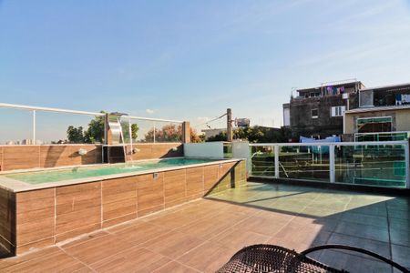 Casa à venda com 200m², 2 quartos e 3 vagas Casa à venda com 200m², 2 quartos e 3 vagasÁrea externa