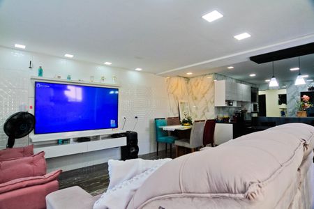 Casa à venda com 200m², 2 quartos e 3 vagas Casa à venda com 200m², 2 quartos e 3 vagasSala