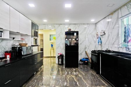 Casa à venda com 200m², 2 quartos e 3 vagas Casa à venda com 200m², 2 quartos e 3 vagasCozinha