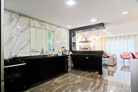 Casa à venda com 200m², 2 quartos e 3 vagas Casa à venda com 200m², 2 quartos e 3 vagasCozinha
