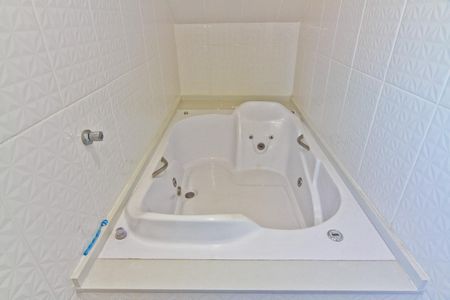 Casa à venda com 200m², 2 quartos e 3 vagas Casa à venda com 200m², 2 quartos e 3 vagasBanheiro da Suíte 1
