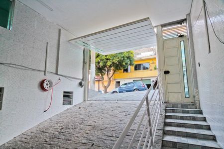 Casa à venda com 200m², 2 quartos e 3 vagas Casa à venda com 200m², 2 quartos e 3 vagasÁrea comum
