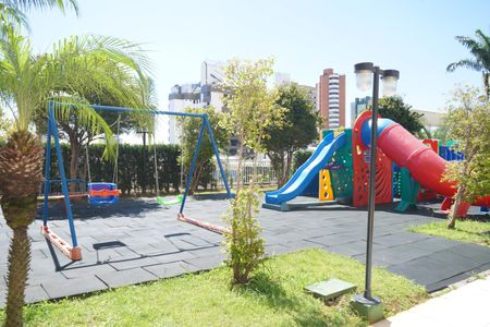 Apartamento para alugar com 178m², 3 quartos e 3 vagasÁrea comum - Playground
