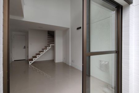 Apartamento para alugar com 80m², 1 quarto e 1 vagaVaranda