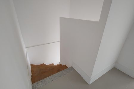 Apartamento para alugar com 80m², 1 quarto e 1 vagaEscada 