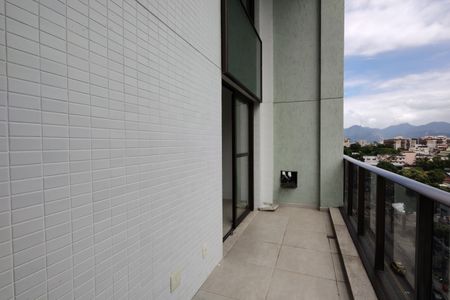 Apartamento para alugar com 80m², 1 quarto e 1 vagaVaranda