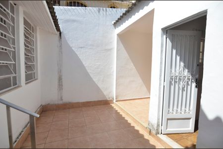 Casa à venda com 78m², 3 quartos e 1 vagaÁrea de Serviço