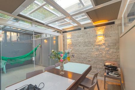 Casa de condomínio à venda com 131m², 2 quartos e 2 vagasVaranda 