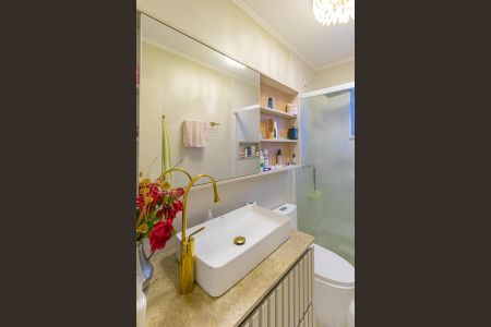 Casa de condomínio à venda com 131m², 2 quartos e 2 vagasBanheiro