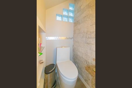 Casa de condomínio à venda com 131m², 2 quartos e 2 vagasLavabo 