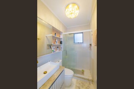 Casa de condomínio à venda com 131m², 2 quartos e 2 vagasBanheiro