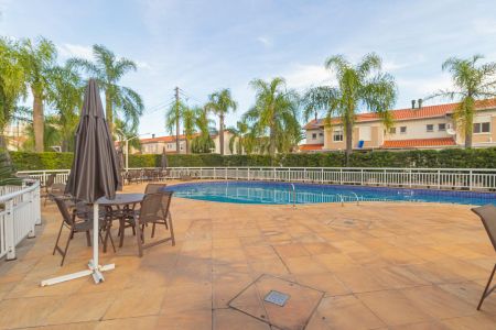 Casa de condomínio à venda com 131m², 2 quartos e 2 vagasÁrea comum - Piscina