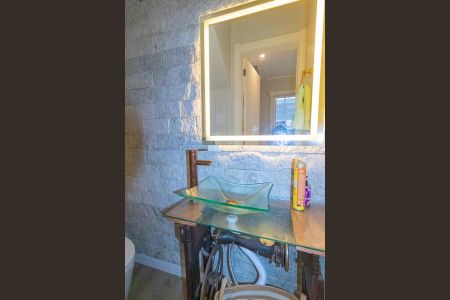 Casa de condomínio à venda com 131m², 2 quartos e 2 vagasLavabo 