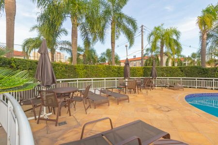 Casa de condomínio à venda com 131m², 2 quartos e 2 vagasÁrea comum - Piscina