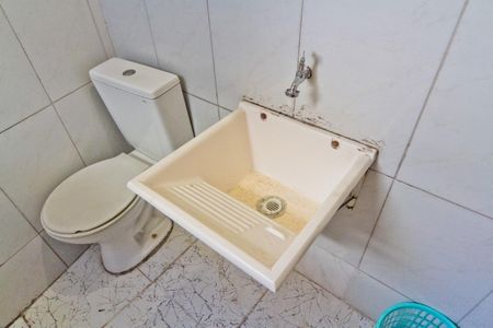 Casa à venda com 300m², 5 quartos e 1 vagaKitnet 2 - banheiro