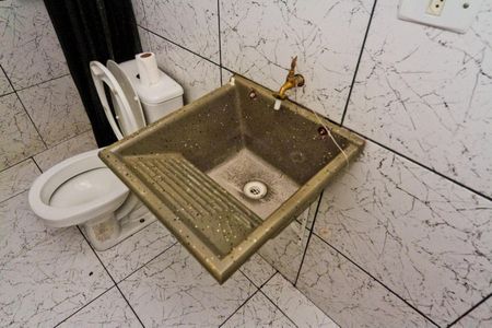 Casa à venda com 300m², 5 quartos e 1 vagaKitnet 3 - banheiro